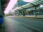 Das Foto zeigt einen MAN Lions City der gerade die Haltestelle Saarbrcken Hauptbahnhof anfhrt.