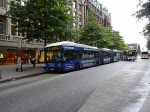 Wg.6544 vom Typ MB O405N Schnellbus der HHA auf der Linie 35 zur Hamburg Messe, Wg.7857 vom Typ MB Citaro G (Facelift) auf der Linie 6 zum Rdingsmarkt und Wg.8708 vom Typ Van Hool AGG 300 der HHA mit EuroEyes Werbung auf der Linie 5 nach A-Burgwedel verlassen die Hst. Hbf/Mnckebergstrae.