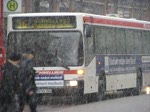 Mein liebling, Wg.6580 vom Typ MB O405N Schnellbus der HHA mit VWA Werbung am 29.1. auf der Linie 36 beim verlassen der Hst.Hbf/Mnckebergstrae. Immernoch mit dem Hammer Sound :D 