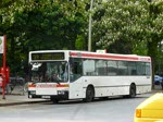 Wg.6549 vom Typ MB O405N1 Schnellbus der HHA auf der Linie 39 nach Teufelsbrck beim verlassen der Hst. am U.Bhf Lattenkamp.